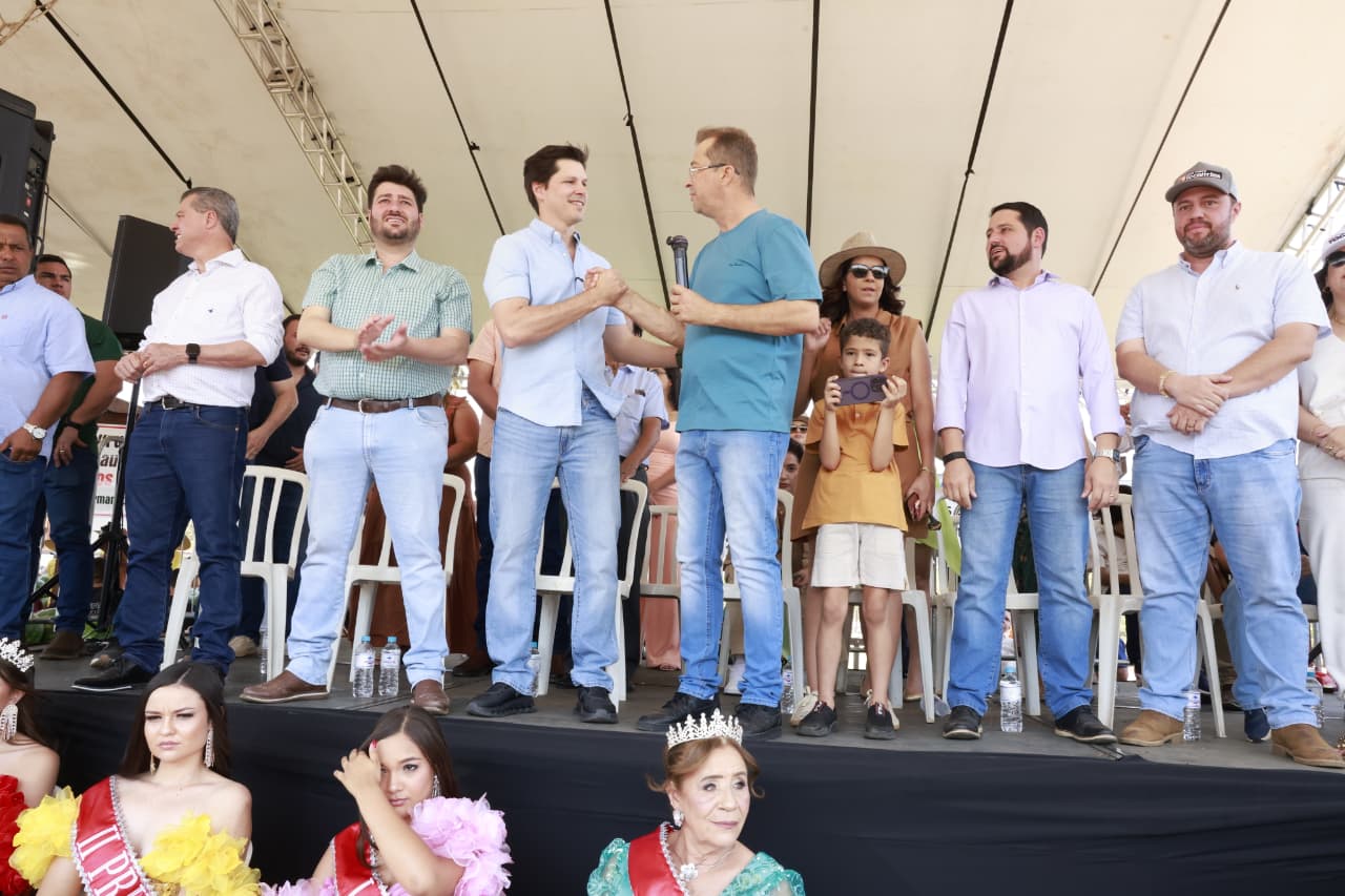 Daniel Vilela celebra tradição e produção agrícola na Festa da Melancia em Uruana